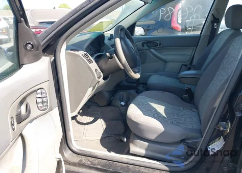 2005 Ford Focus Zxw z USA, uszkodzony, nr VIN 1FAFP36N75W267320